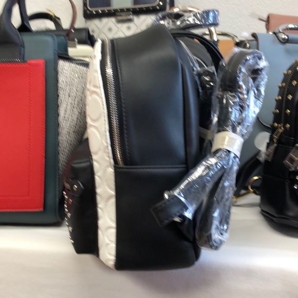 BCBG BACKPACK SMALL BGS 19155 ROSALIE BRAND NEW - Picture 2 of 8